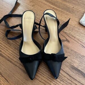 Alexandre Birman black pointed bow heels